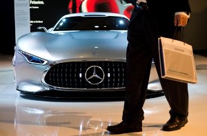 Vision eines AMG Grand Turismo bei der Daimler-Aktionärsversammlung. Foto: dpa