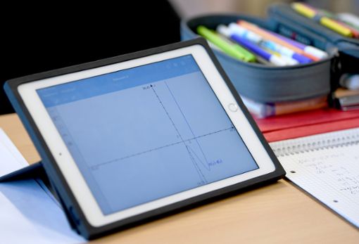 Nicht nur Tablets und Laptops, sondern auch Luftfilter fordert die Lehrergewerkschaft GEW Zollernalbkreis. Foto: Pedersen Foto: Schwarzwälder Bote