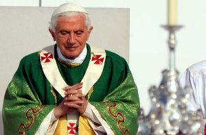 Eine Nachricht, die überrascht: Papst Benedikt XVI. tritt ab. Foto: dpa