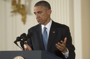 US-Präsident Barack Obama beantwortet die Fragen von Pressevertretern. Kaum ist die US-Kongresswahl vorbei, geht der Streit zwischen Präsident Obama und den Republikanern weiter.  Foto: EPA