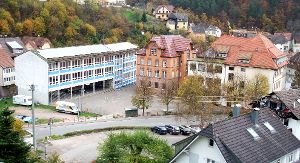 Das seitherige Hauptschulgebäude (von links) mit altem Schul- und Grundschulgebäude.  Foto: Borho Foto: Schwarzwälder-Bote