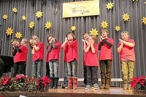 Beim Weihnachtskonzert der Zollern Voices gab auch der Kirchspiel-Kinderchor sein Bestes. Foto: Wahl Foto: Schwarzwälder-Bote