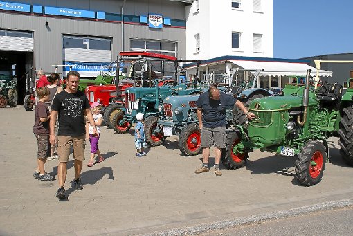 Auch eine Ausstellung von betagten Traktoren, teilweise mit Anhängern, war zu sehen. Foto: Schwarzwälder-Bote