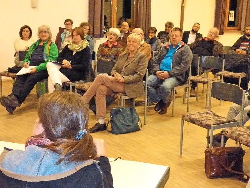 Das Publikum folgt gespannt den Ausführungen zum Thema Asyl. Foto: Bombardi Foto: Schwarzwälder-Bote