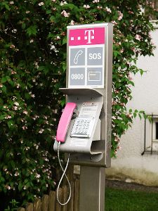 Bleibt, wo sie ist: die Telefonzelle im Burgfelder Burgweg. Foto: Archiv