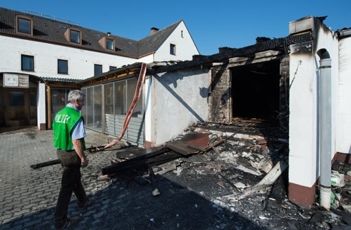 Unbekannte haben im bayrischen Reichertshofen ein Feuer in einer künftigen Flüchtlingsunterkunft gelegt. Foto: dpa