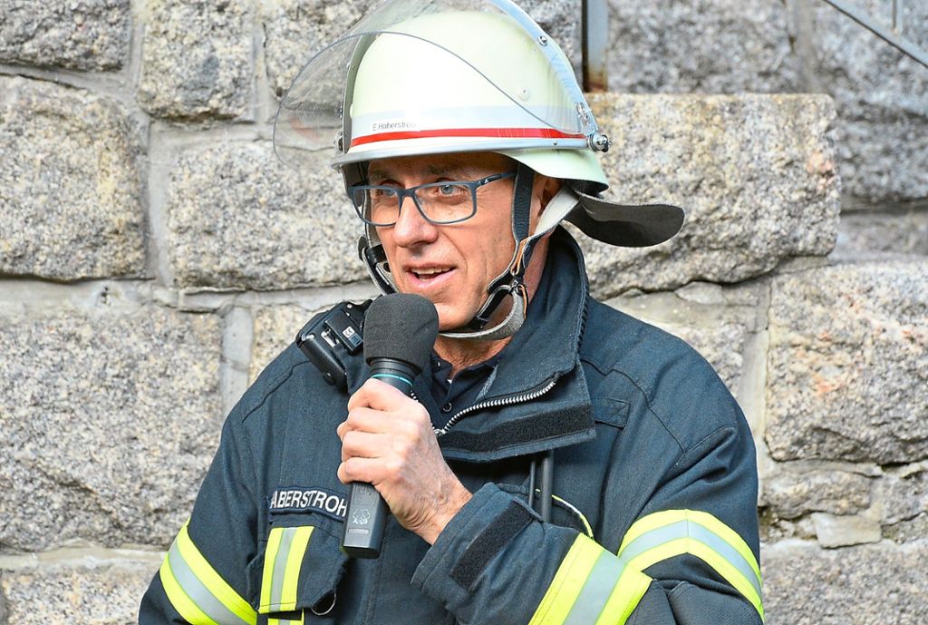Erhard Haberstroh   erläuterte letztmals als  Feuerwehrkommandant den  Ablauf der Hauptprobe.
