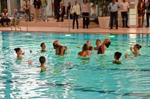 Viel Koordination war beim Synchronschwimmen von den Mitgliedern des TSG Reutlingen gefragt. Foto: Schwark
