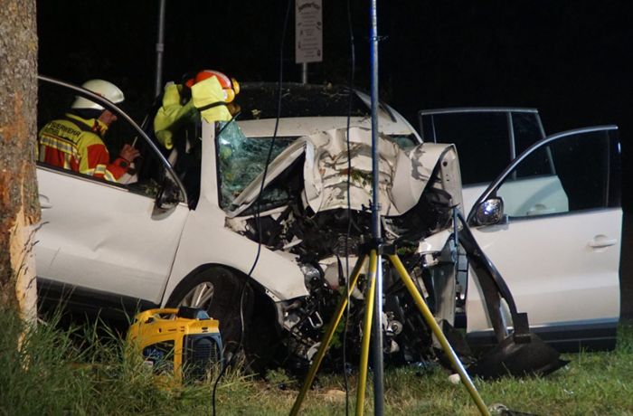 Tödlicher Unfall : VW-Fahrer stirbt zwischen Rottweil und Neufra