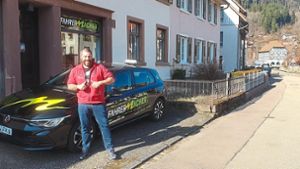 Fahrlehrer aus Schramberg fährt Güter selbst bis zum Zwischenlager