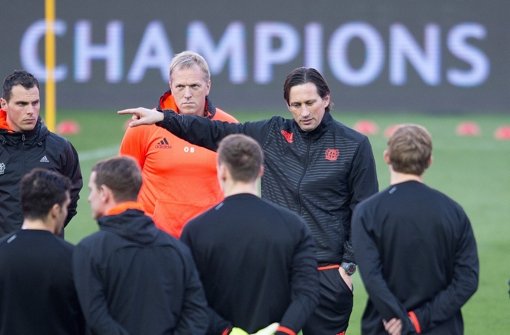 Bayer Leverkusen hat den Vertrag mit Trainer Roger Schmidt bis 2019 verlängert. Foto: dpa