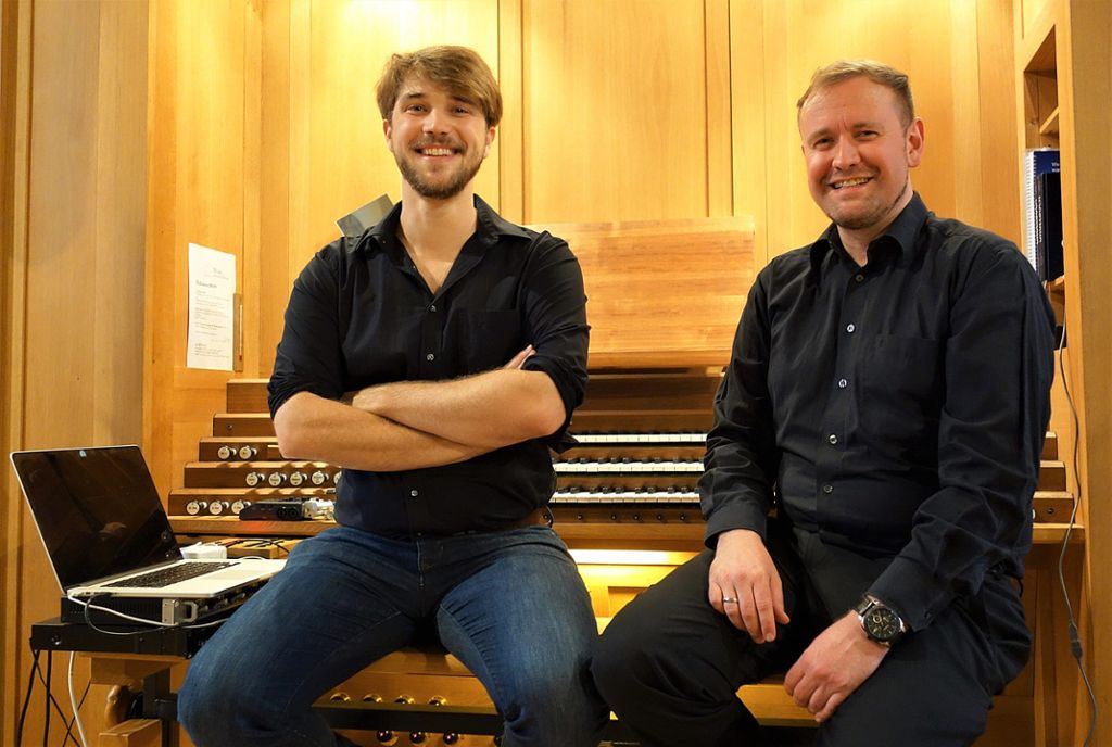 Mathias Rehfeldt (links) komponierte für die Martinskantorei unter Leitung von Steffen Mark Schwarz ein Werk.