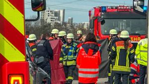 Schwerer Unfall auf B33 bei Offenburg fordert ein Todesopfer