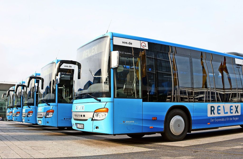 Ganz in blau: die neuen Relex-Busse Foto: Lichtgut/ Oliver Willikonsky