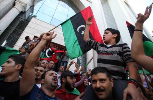 Libyen ist für viele seine Einwohner kein Aufenthalt mehr wert. Sie gehen lieber nach Tunesien - dort geht es ihnen besser.  Foto: dpa