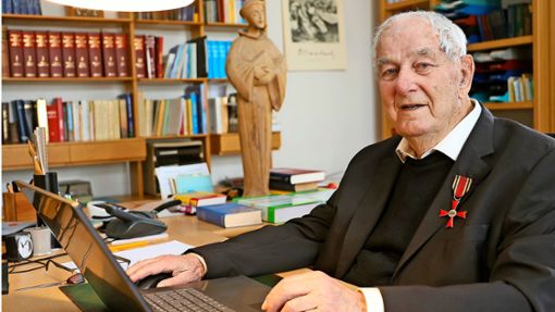 Der ehemalige Fidelis-Pfarrer Bernhard Eichkorn wird an diesem Freitag 90 Jahre alt. Foto: Birgit Heinig