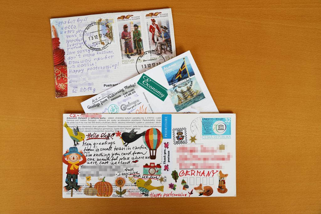 Postkarten aus der ganzen Welt, von oben: Russland, Finnland, Tschechische Republik.   Foto: Ulm