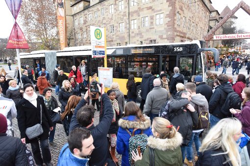 Massig Menschen sind am Mittwoch auf den Busersatzverkehr der Stuttgarter Straßenbahnen AG angwiesen. Foto: 7aktuell.de/Oskar Eyb
