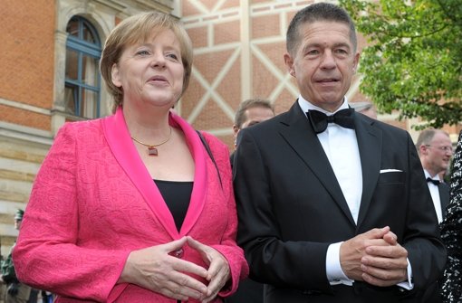 Er bleibt lieber im Hintergrund: Joachim Sauer, der Mann von Bundeskanzlerin Angela Merkel (CDU). Foto: dpa