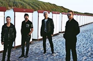 Auf  Richtungssuche: die Band U2 mit dem Schlagzeuger Larry Mullen, dem Gitarristen The Edge, dem Bassisten Adam Clayton und dem Sänger Bono (v. li.) Foto: Anton Corbijn