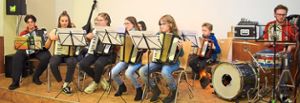Das Jugend-Ensemble des Handharmonikaorchesters hat unter der Leitung von Uta Borho (links) ebenfalls einen Auftritt. Fotos: Borho Foto: Schwarzwälder Bote