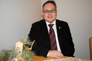 Pfarrer Klaus Rennemann fühlt sich in Ergenzingen wohl.                                        Foto: Baum Foto: Schwarzwälder-Bote
