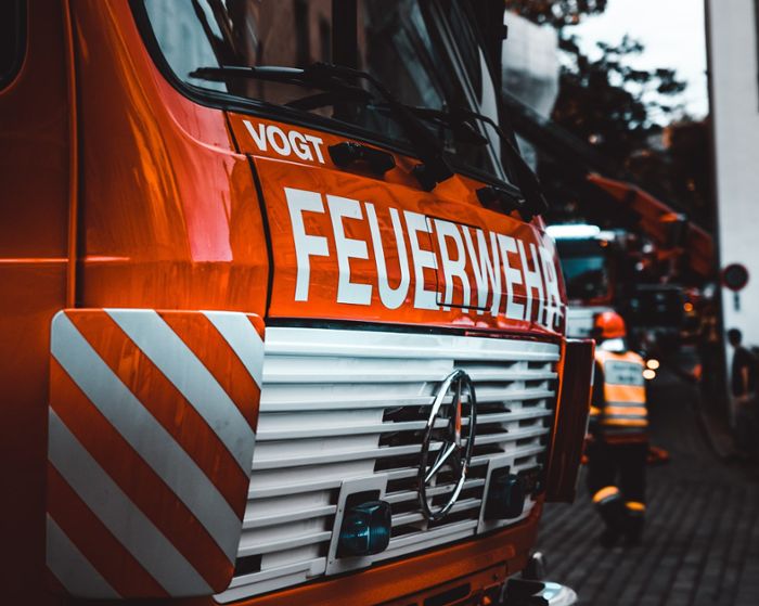 Feuerwehreinsatz in Empfingen: Halbe Million Euro Schaden durch Brand in Maschinenfabrik