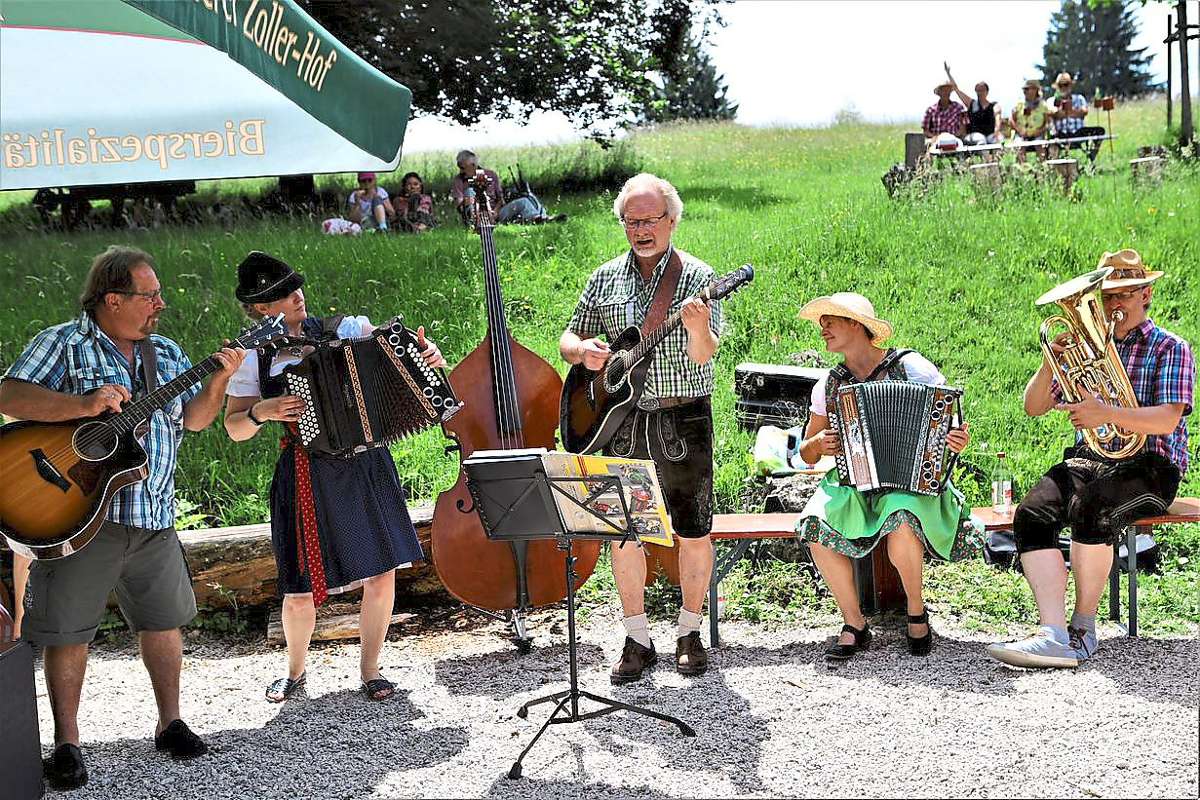 Gemeinsam musizieren macht mehr Spaß als allein im stillen Kämmerlein, finden die Musiker. Foto: Schatz
