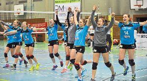 Was für ein Jubel! Die Spielerinnen des TV Villingen feiern den 3:1-Heimsieg gegen Sinsheim mit einer Welle. Foto: Sigwart