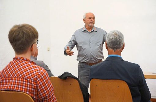 Ringpräsident Walter Sieber informiert in Dormettingen über die aktuelle Fasnetsentwicklung. Foto: Schweizer