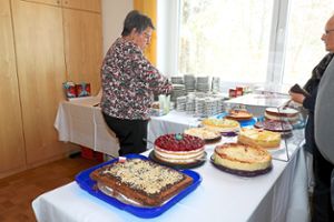 Vielerlei Kuchen finden reichlichen Absatz bei den Besuchern des Herbstfestes. Foto: Schwarzwälder Bote