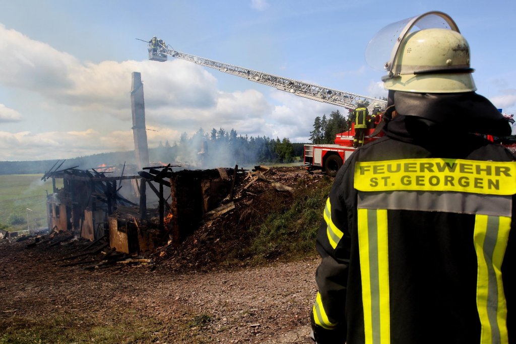 Oberkirnach: Bauernhof brennt komplett ab