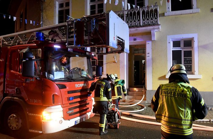 Wegen Kurzschluss : Brand in Lahrer Erdgeschosswohnung - ein Bewohner im Krankenhaus