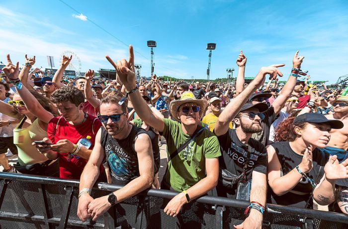 Fans trotzen der Hitze: So war Tag 1 des Southside Festivals
