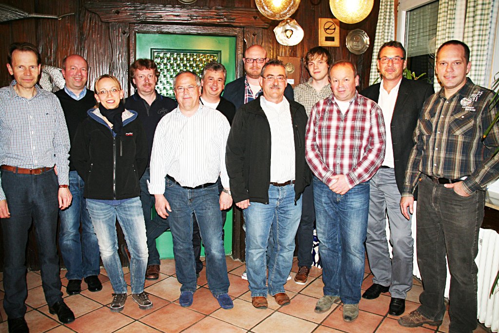 Die Gewählten und Geehrten des Luftsportvereins Degerfeld. Markus Maag (Zweiter von rechts) gibt den Vorsitz ab. Für ihn rückt  Guido Voss (rechts) nach. Foto: Rath Foto: Schwarzwälder-Bote