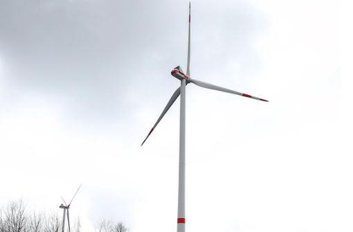 Bei Ippingen gibt es bereits einen Windpark mit fünf Windkrafträdern. Foto: Jutta Freudig