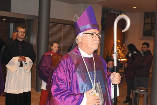 Viele kamen, um ihm zum 70. Geburtstag zu gratulieren: Bischof Gebhard Fürst Foto: Baum Foto: Schwarzwälder Bote