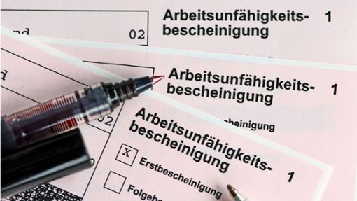 Krankmeldungen in der Region Calw nehmen laut DAK-Gesundheit im ersten Halbjahr 2023 deutlich zu. (Symbolbild) Foto: dpa/Jens Büttner