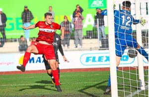 Simon Klostermann erzielte im Hinspiel den Balinger 1:0-Siegtreffer gegen Kassel. Der 21-Jährige spielt aber nun in Ulm. Foto: Kara