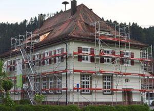 Die Sanierung des frühren Grundschulgebäudes kostete 37.300 Euro mehr als Mittel im Haushaltsplan (240.000 Euro) eingestellt sind. Foto: Herzog