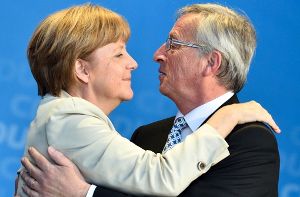 Traute Einigkeit: Bundeskanzlerin Angela Merkel macht sich jetzt doch für Jean-Claude Juncker als EU-Kommissionspräsident stark Foto: dpa