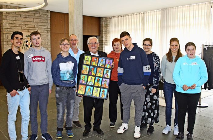 Treffen mit Schülern aus Rottenburg: Bischof Fürst erzählt aus Privatleben