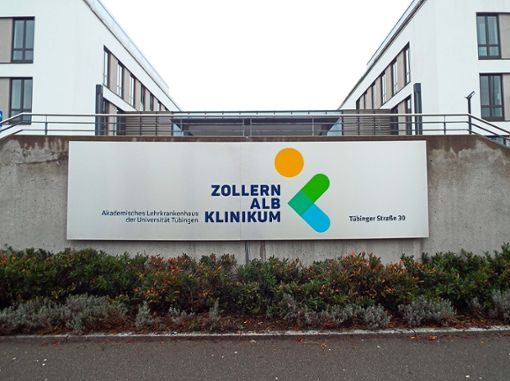Das Zollernalb-Klinikum stockt auf: in Balingen wird es künftig auch eine pädiatrische Abteilung und eine Palliativstation geben.  Foto: Schnurr