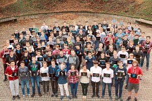 Die Schüler der neuen Tablet-Klassen der Heinrich-Schickhardt-Schule.   Foto: Seeh