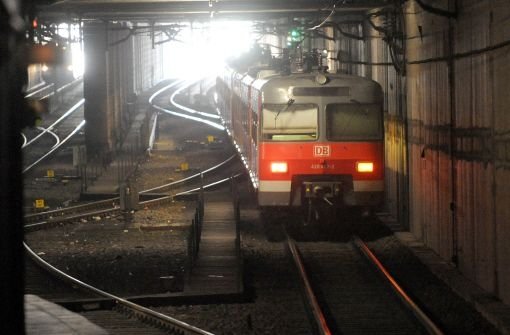 Erneut S-Bahn-Chaos in Stuttgart: Wegen einer liegengebliebenen S-Bahn am Hauptbahnhof müssen Pendler auf allen Linien mit Einschränkungen rechnen. Foto: dpa/Symbolbild