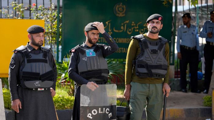 Zehn Tote bei Angriff auf Polizeiwache in Pakistan