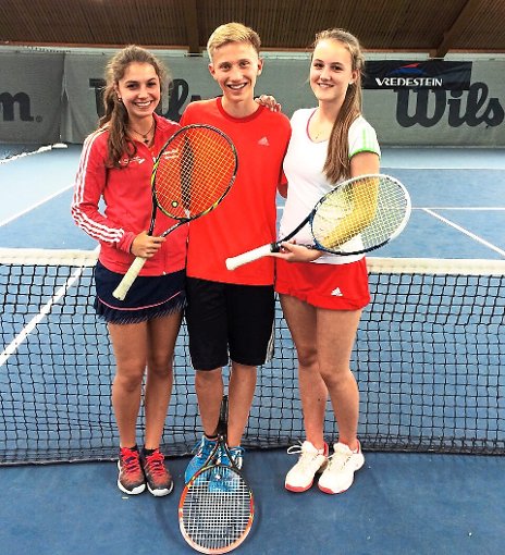 Neue Schülermentoren im Tennis sind (von links):  Marielle Huchler, Gianluca ­Müller und Kathleen Eitel. Foto: TC BW Foto: Schwarzwälder-Bote