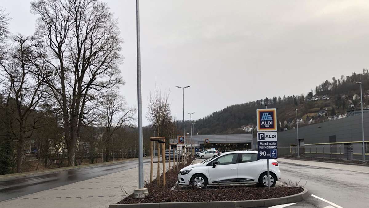 Vorwurf geäußert: Nehmen Rheinmetall-Mitarbeiter öffentliche Parkplätze weg?
