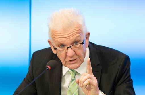 Winfried Kretschmann (Grüne) sieht auf Bundesebene einen Regierungsauftrag für seine Partei. (Archivbild) Foto: dpa/Bernd Weissbrod