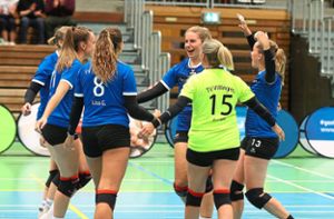 Sie tanzen endlich wieder! Die Spielerinnen des TV Villingen starteten mit einem 3:0-Heimsieg gegen Schwäbisch Gmünd in die neue Regionalliga-Runde. Foto: Roger Müller
